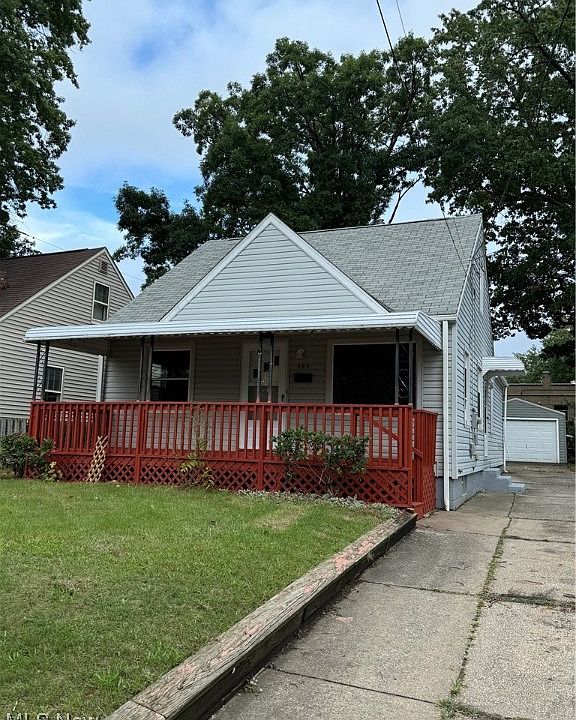 1st image of 753 Davies Ave