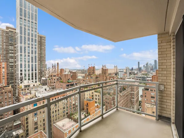 400 East 56th Street image 4 of 14
