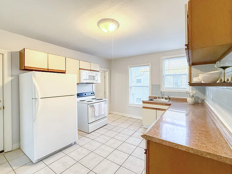 56 Leland St #2 — Photo 7