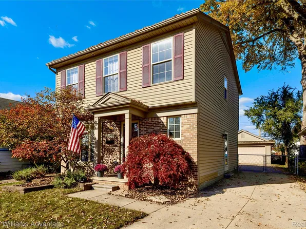 104 W Tacoma St, Clawson, MI 48017