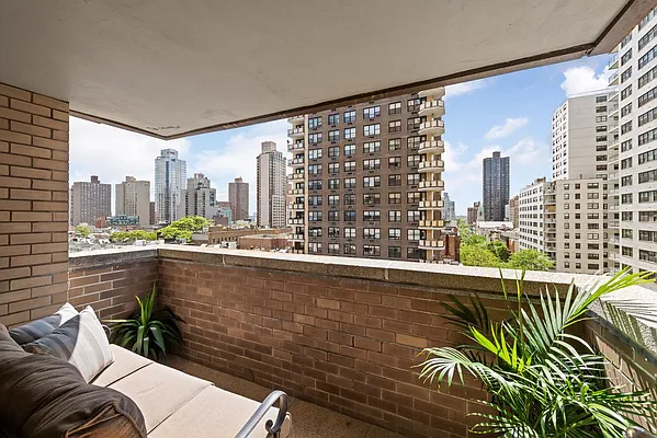 Sold by Nest Seekers International | media 23