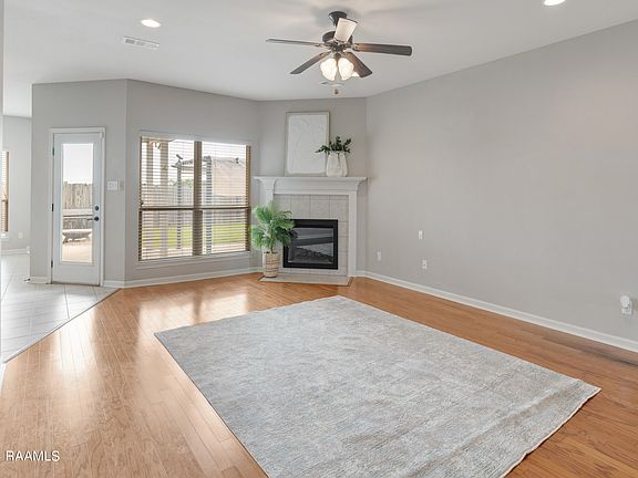 5th image of 102 Agrarian Ave