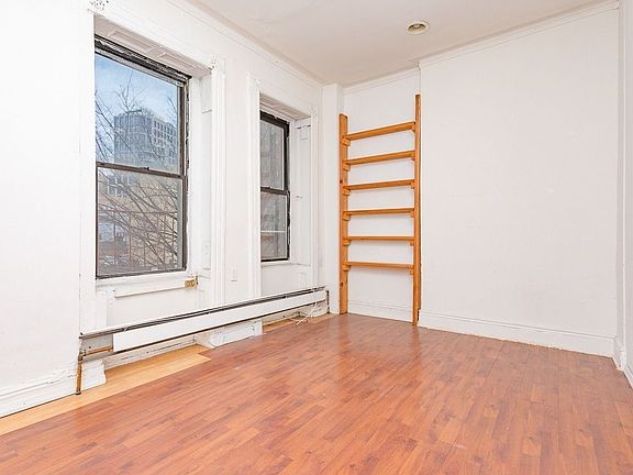 4th image of 487 Saint Johns Pl #2X