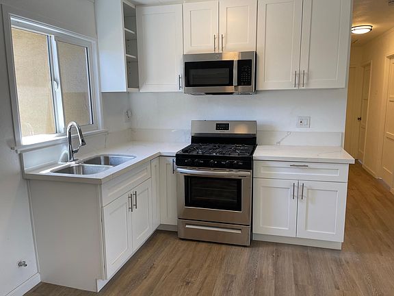 5th image of 1068 E J St #1