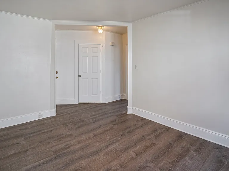 1120 73rd St #1 — Photo 4