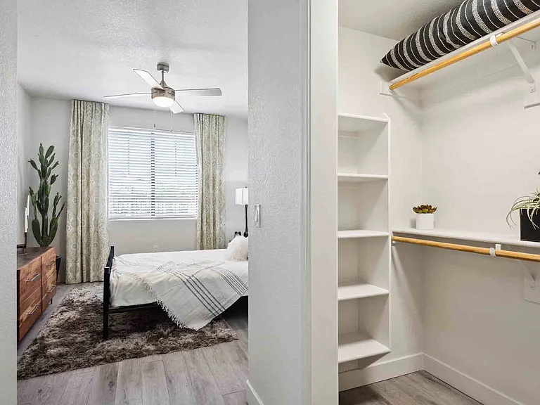 Zone Luxe, Glendale, AZ, Large Closets