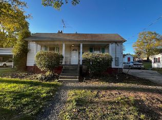 995 Harris St, Eden, NC 27288