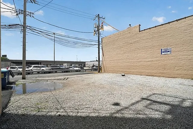 607 W Roosevelt Rd — Photo 53