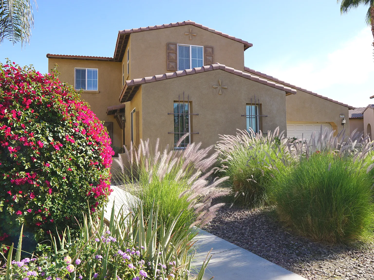 3 bed, 2099 sqft, $2,995 — Photo 1