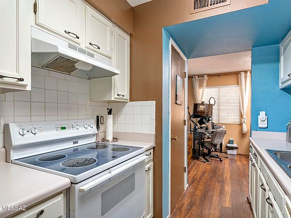 3rd image of 6718 E Calle La Paz