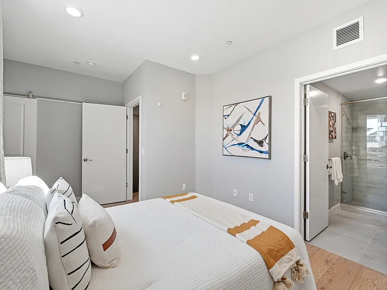 1048 Monroe St #307 — Photo 24