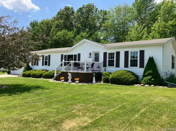 215 Hidden Rdg, Morrice, MI 48857