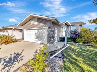 5902 S 41st St, Lloydminster, AB T9V 2S2