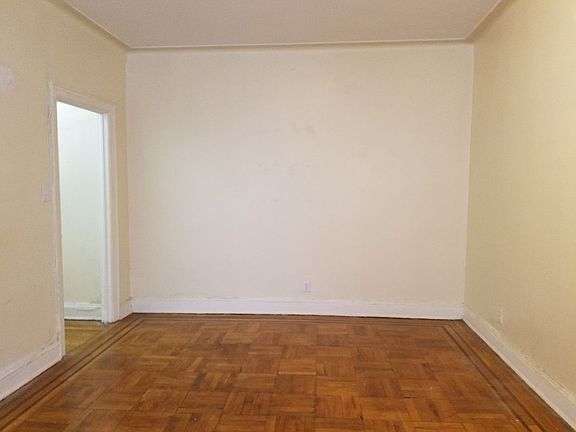 3rd image of 300 Sullivan Pl APT A4