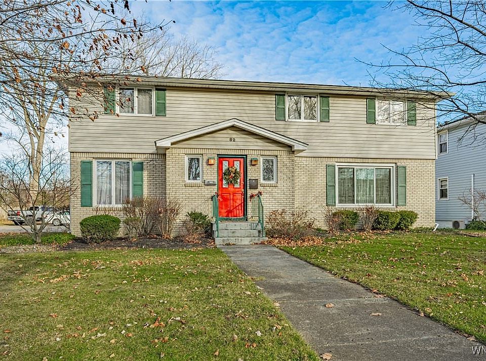 1st image of 82 Ayrault Dr