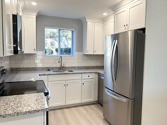 2nd image of 59 South St #5