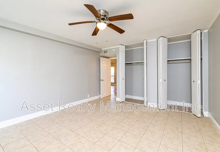 431 Canberra Dr #431 — Photo 13