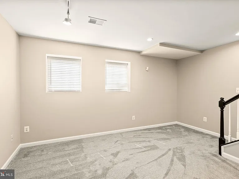 10032 Moxleys Ford Ln — Photo 33
