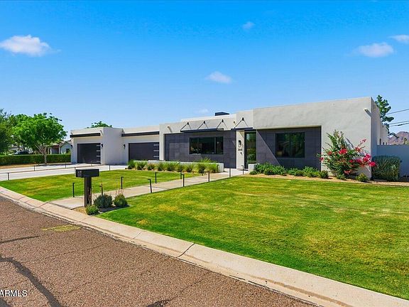 3rd image of 3944 E ROMA Avenue