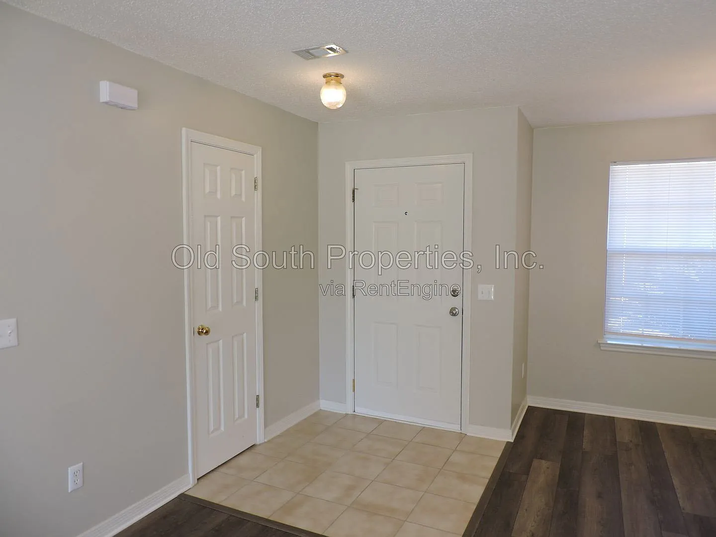 3 bed, 2.0 bath, 1718 sqft, $1,850 — Photo 2