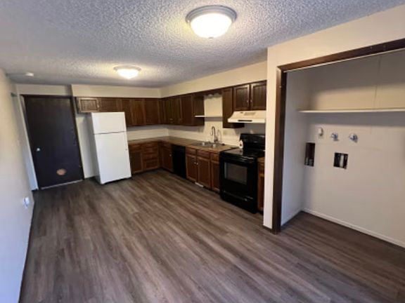 3rd image of 1714 Cambridge Dr #1714