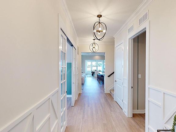 2nd image of 33711 Hilltop Blvd