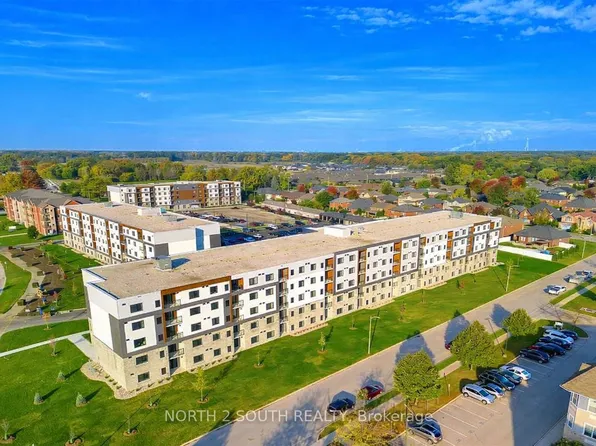 2550 Sandwich West Pkwy #102, Lasalle, ON N9H 2S4