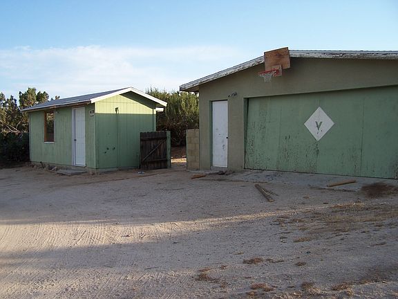 Guest structure and garage