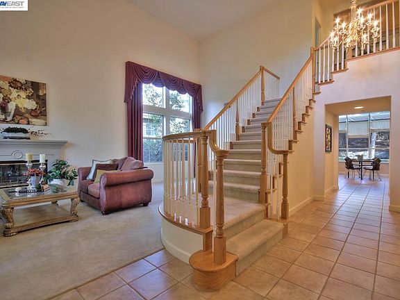 3rd image of 427 Cabonia Ct