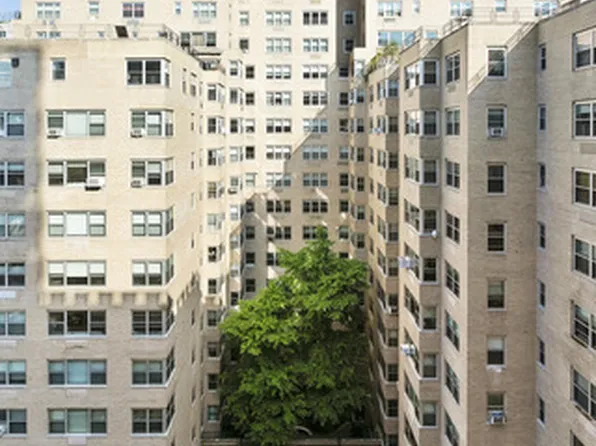 20 East 9th Street image 3 of 21