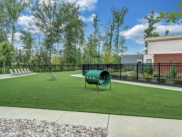 Luxe 360 on Centerpointe — Photo 78