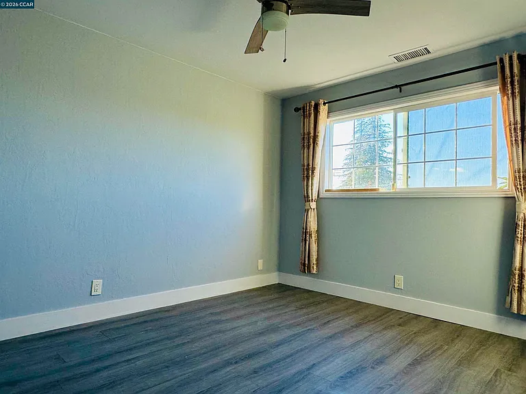 419 Pomona Ave — Photo 13