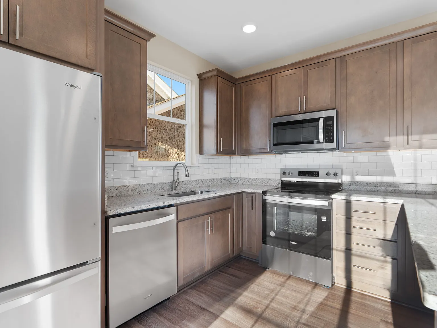2 bed, 1030 sqft, $1,650 — Photo 4