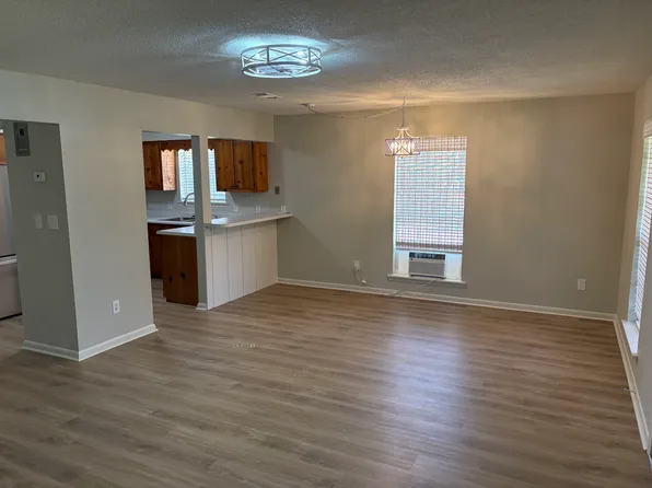 719 Simmons St #A, Picayune, MS 39466