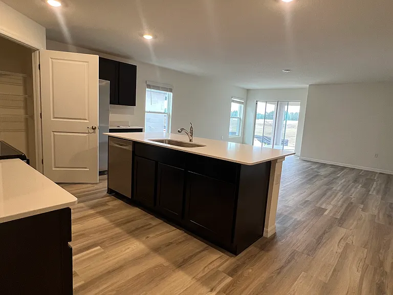 5721 SW 132nd Pl — Photo 3
