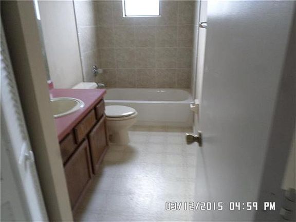 4th image of 665 SW Grove Ave