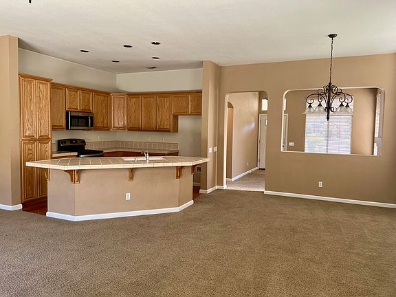 Great room (family room and dining room)