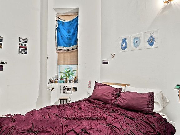 4th image of 34 1/2 Saint Marks Pl #1F
