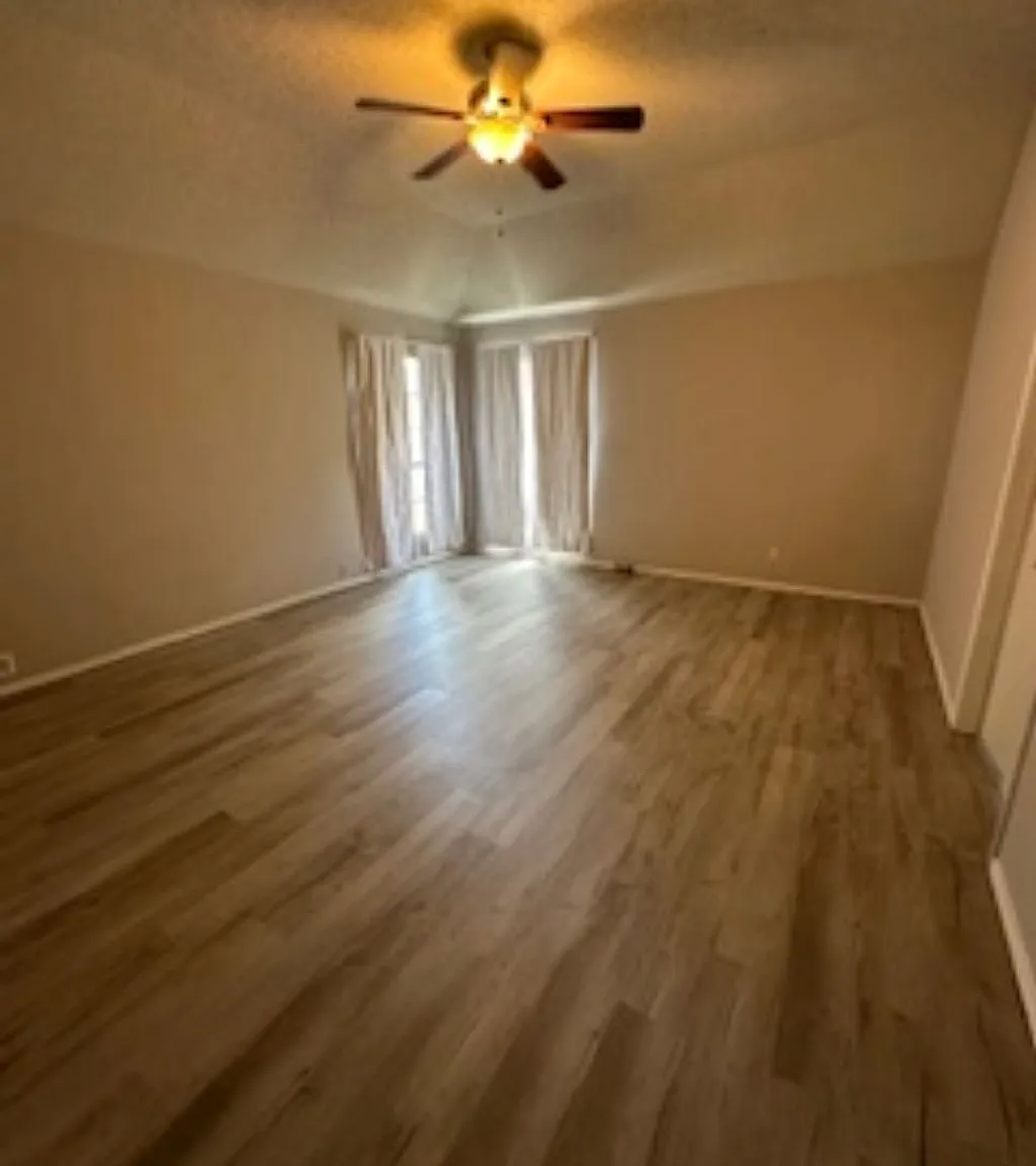 4 bed, 2.5 bath, 1200 sqft, $3,500 — Photo 4