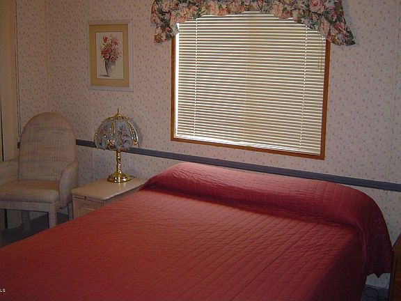 5th image of 1936 E Bellerive Dr