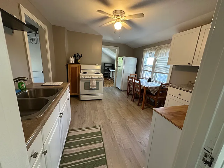 218 County Road B2 W #2 — Photo 8