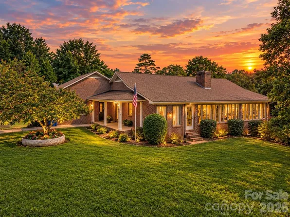 250 Tanner St, Rutherfordton, NC 28139