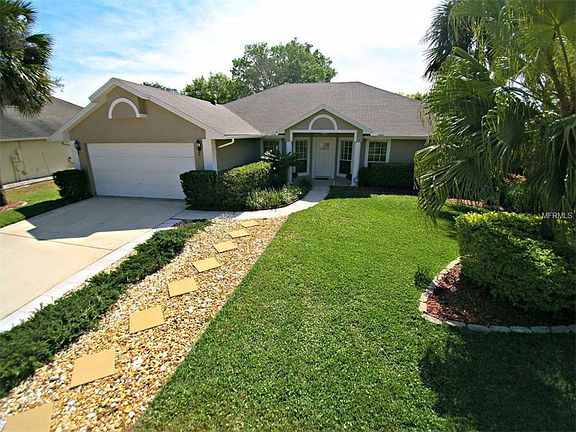 2nd image of 1004 Pinehurst Ct