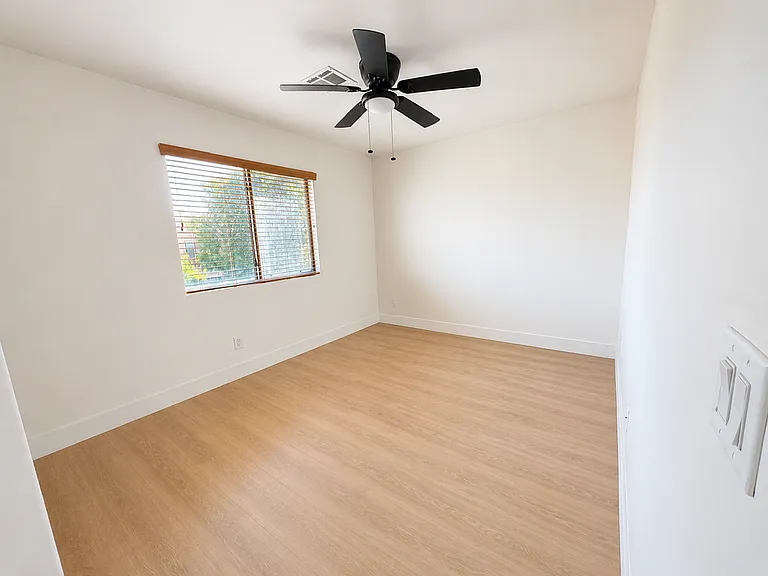 9541 W Frank Ave — Photo 24