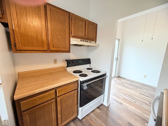 4th image of 3853 S Laurel Ct