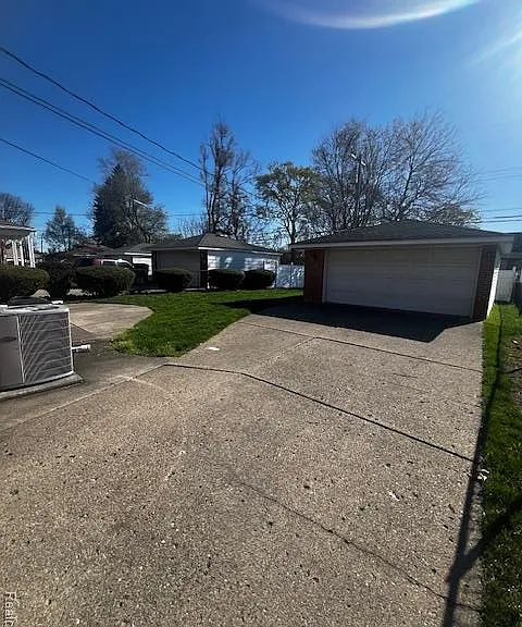5918 N Lafayette St — Photo 15