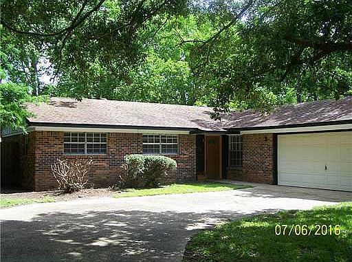 2nd image of 2320 Heritage Dr