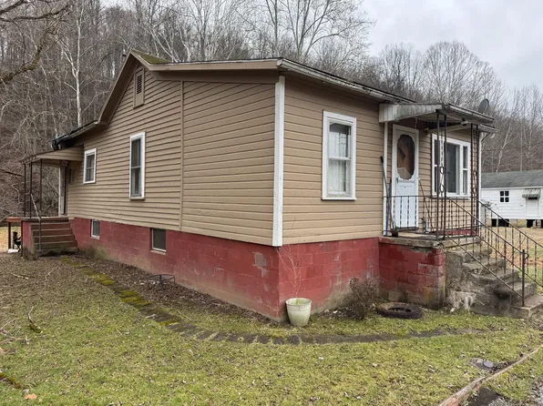 100 Parrish Cir, Wallace, WV 26448