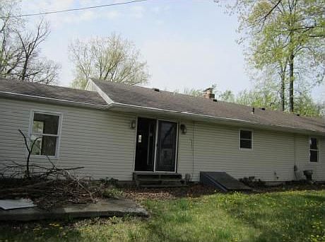 5th image of 812 Stewart Dr