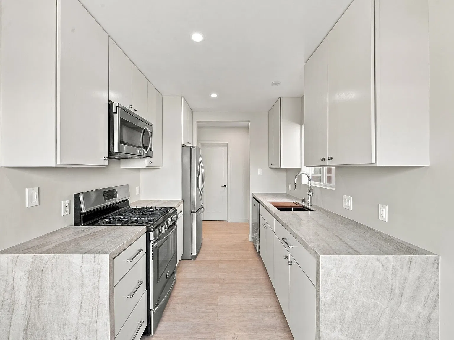 1 bed, 700 sqft, $2,895 — Photo 3